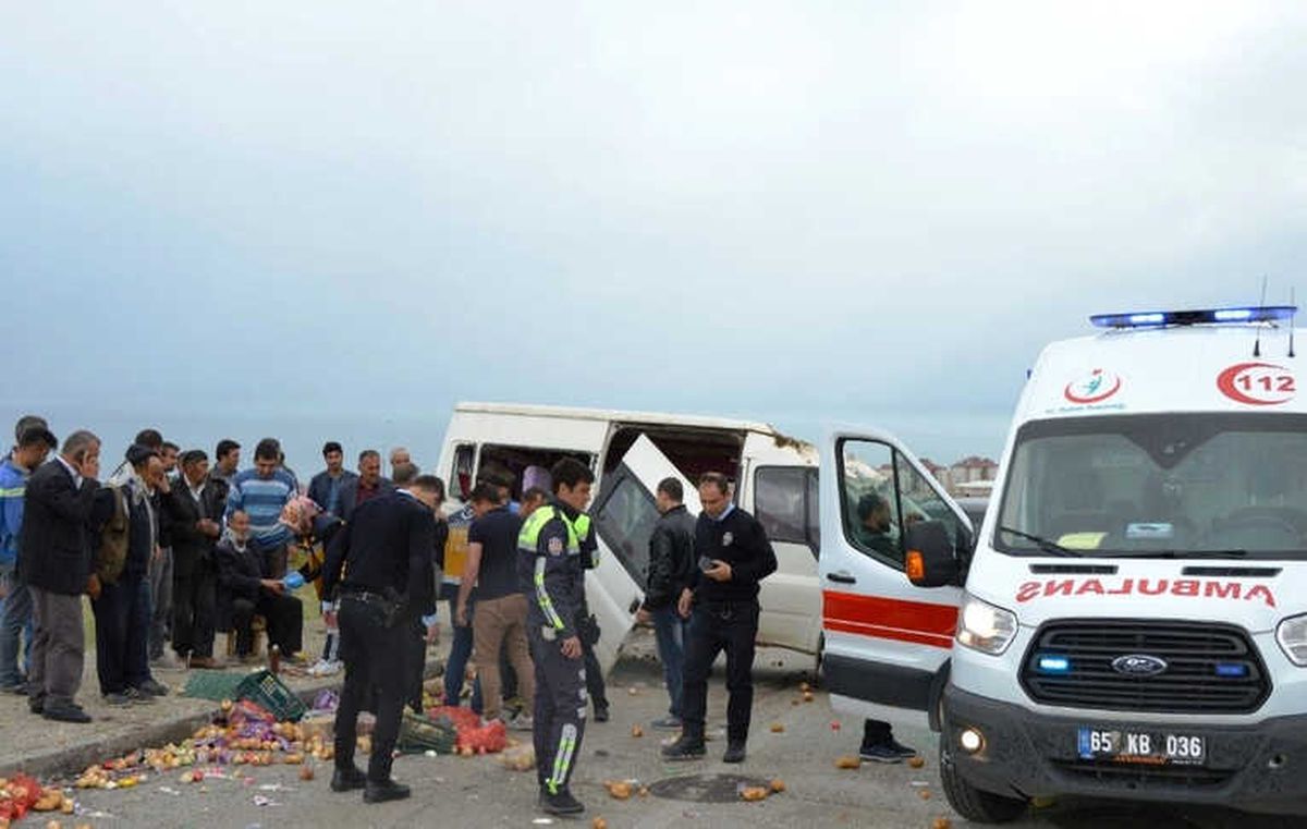 Minibüs Takla Attı: 5 Yaralı