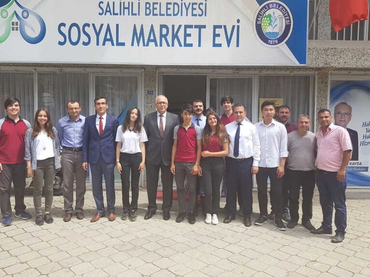 Öğrencilerden Sosyal Market Evi\'ne Anlamlı Destek
