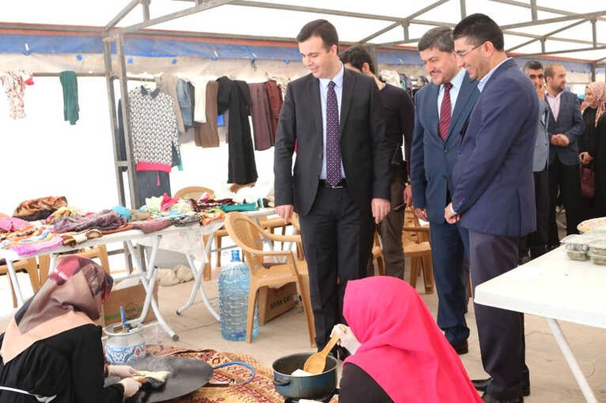 Özalp İlçesinde Kur\'an Kursu Yararına Kermes