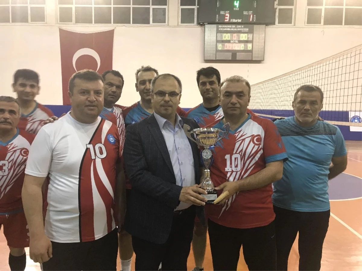 Tokat\'ta, Kupa Ödülü Mehmetçik Vakfına Bağışlandı