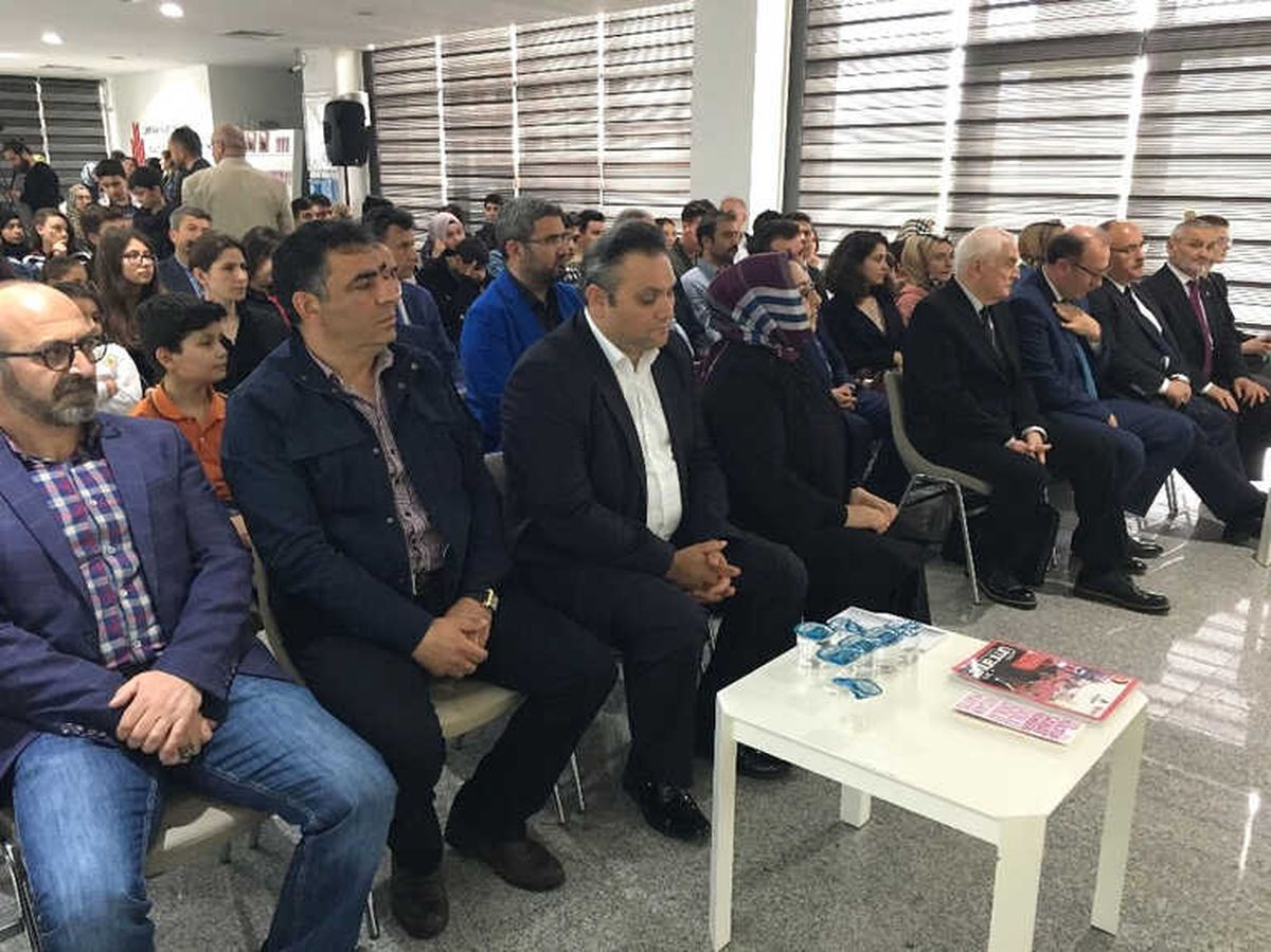 Ümraniyeli Öğrenciler, Atık Pil Toplama Yarışmasında Ödüllendirildi
