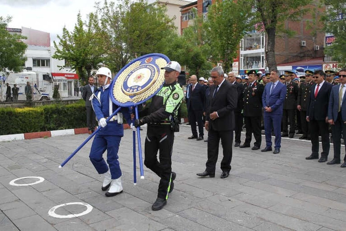 Van\'da \'Karayolu Güvenliği ve Trafik Haftası\' Kutlaması