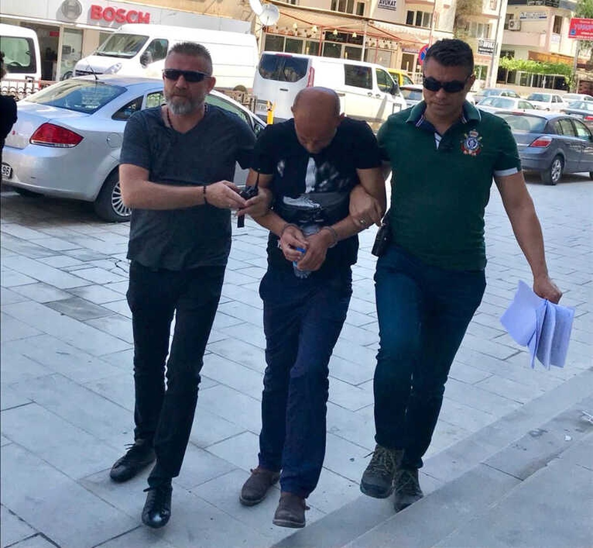 10 Ayrı Suçtan Aranan Zanlı Kuşadası\'nda Yakalandı
