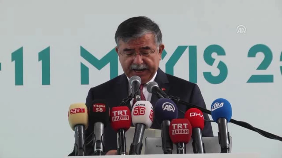 Bakan Yılmaz: "(Endüstri 4.0) Kendimizi ve Gençlerimizi Geleceğe Hazırlıyoruz"