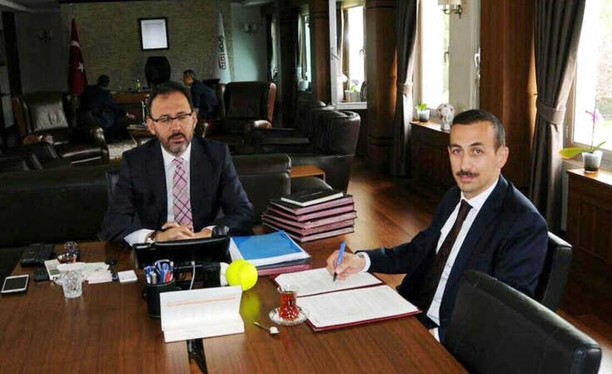 Başkan Vekili Çiçekli\'den 1 Milyon TL\'lik İmza