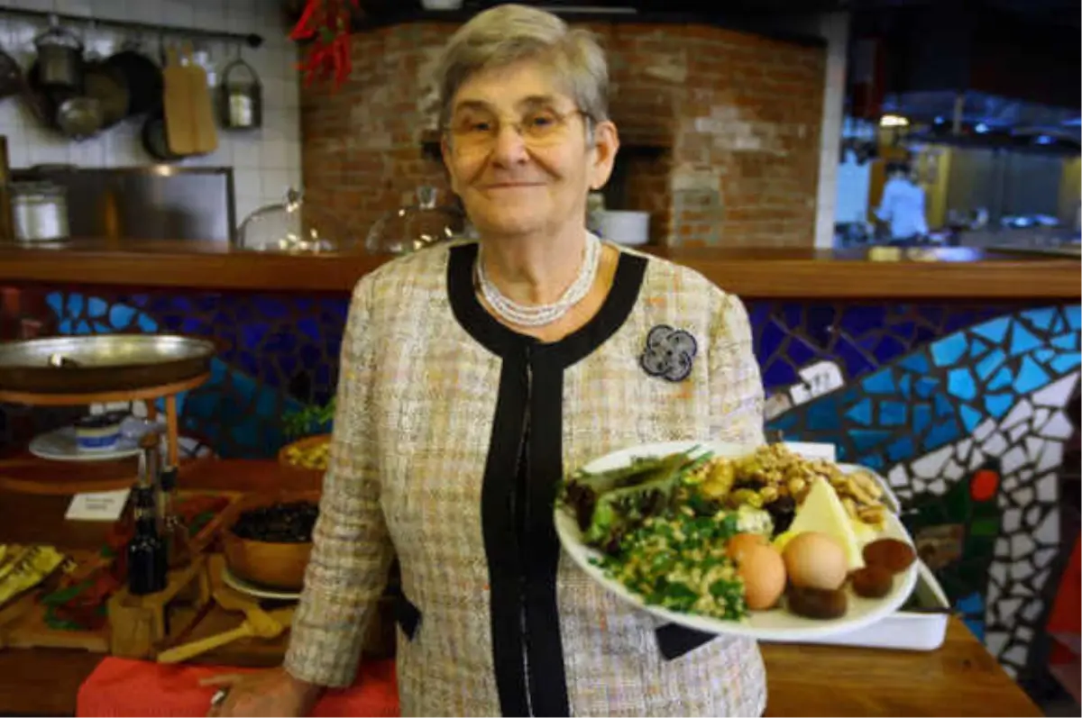 Canan Karatay Işkın Bitkisini Öve Öve Bitiremedi