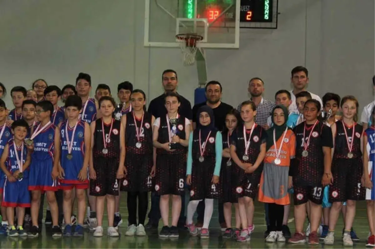 Emet\'te \'Basketbol Turnuvası\' Sona Erdi