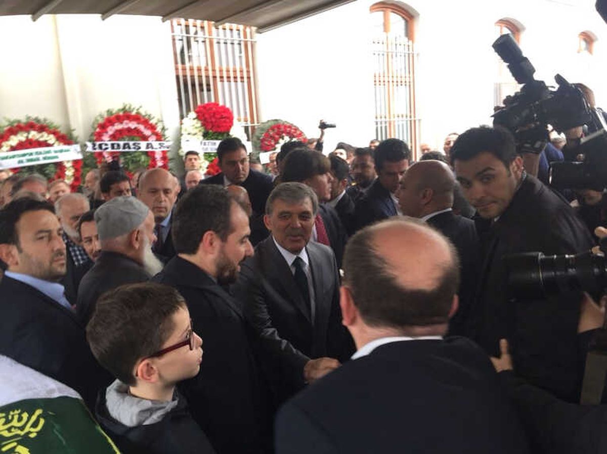Eski Bakan Cevat Ayhan Sakarya\'da Defnedildi