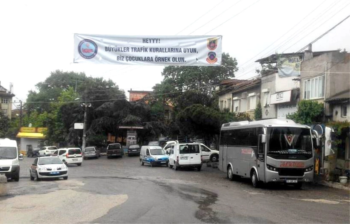 Jandarma Trafik Terörüne Pankartla Dikkat Çekildi