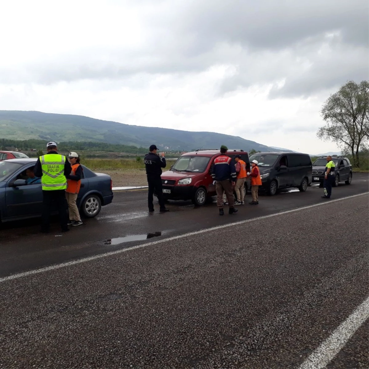 Ortaokulu Öğrencileri Trafik Uygulaması Yaptı