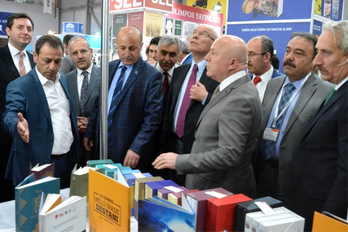 Zafer Medya Grup Yayınevi\' Doğu Anadolu Erzurum Kitap Fuar\'ında