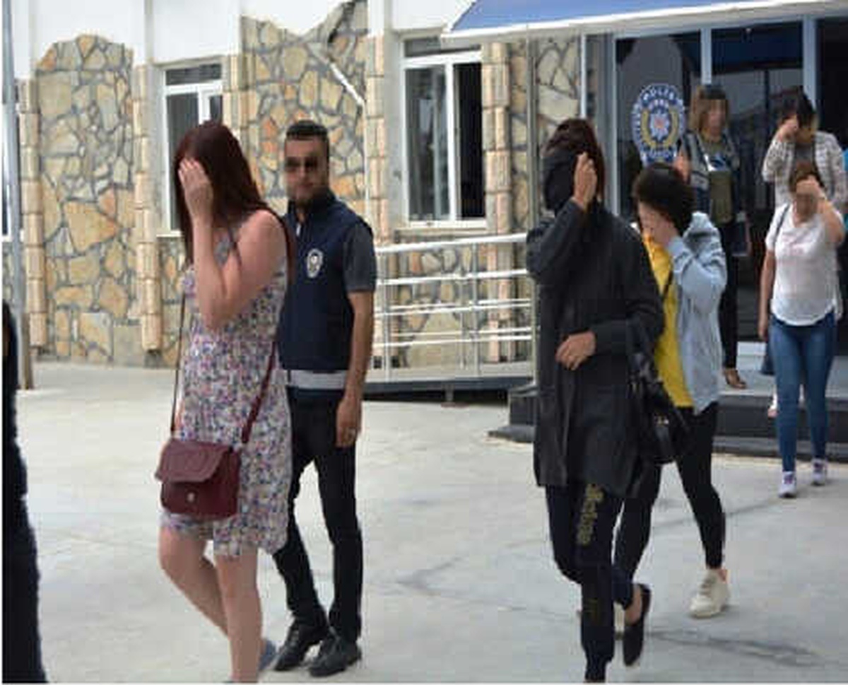 Aydın\'da Fuhuş Operasyonu, 5 Ayrı Ülkeye Mensup 28 Kişi Gözaltına Alındı