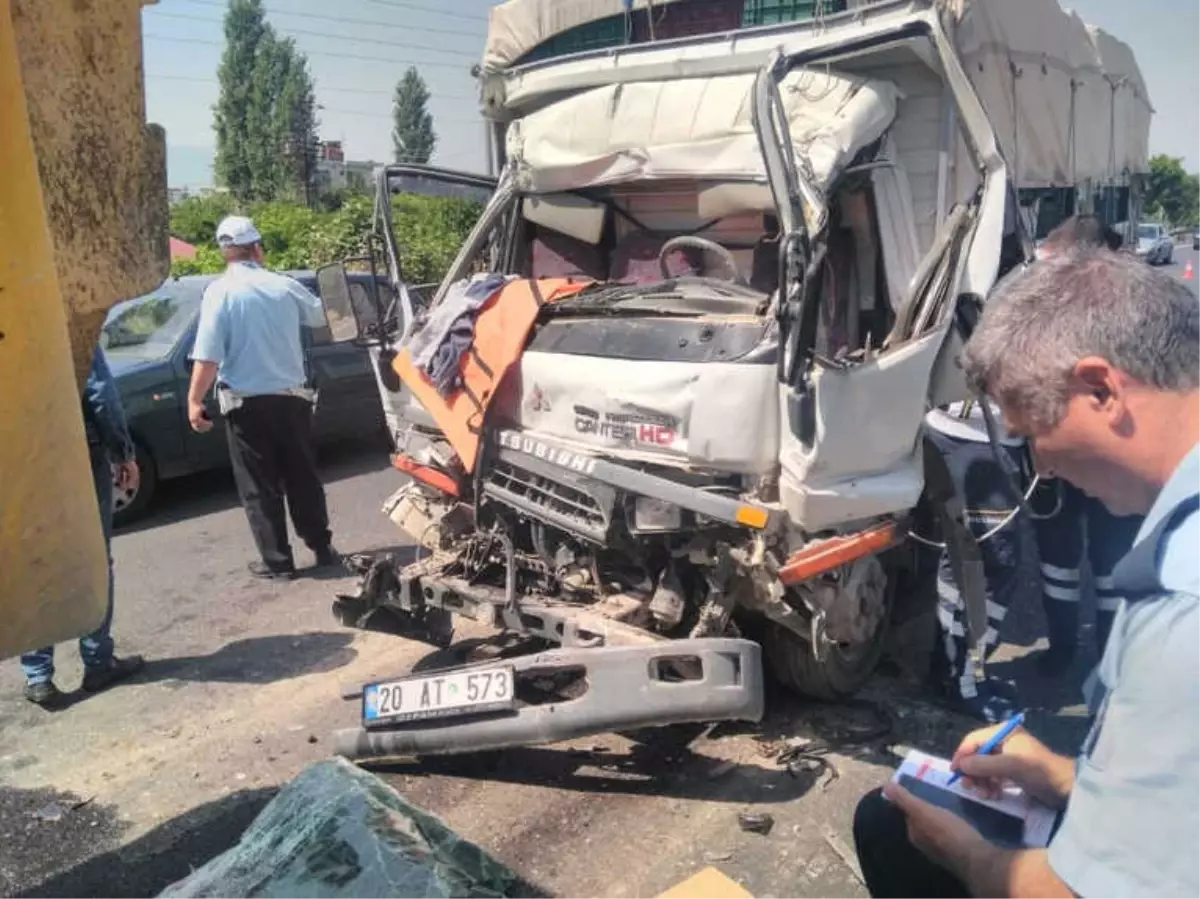 Aydın - Denizli Yolunda Feci Kaza: 1 Ölü