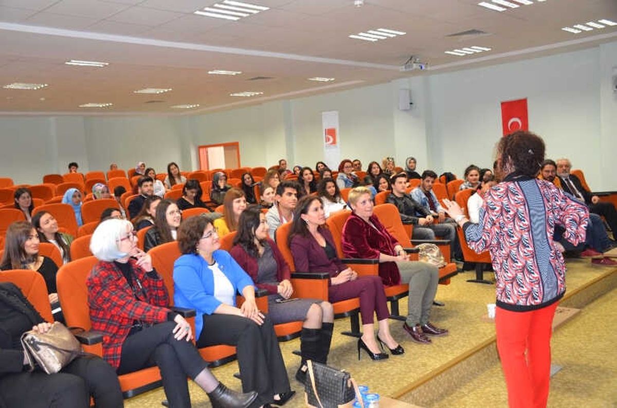 Bilecik\'te "Çalışkan Kadın ve Kelebek Etkisi" Konferansı