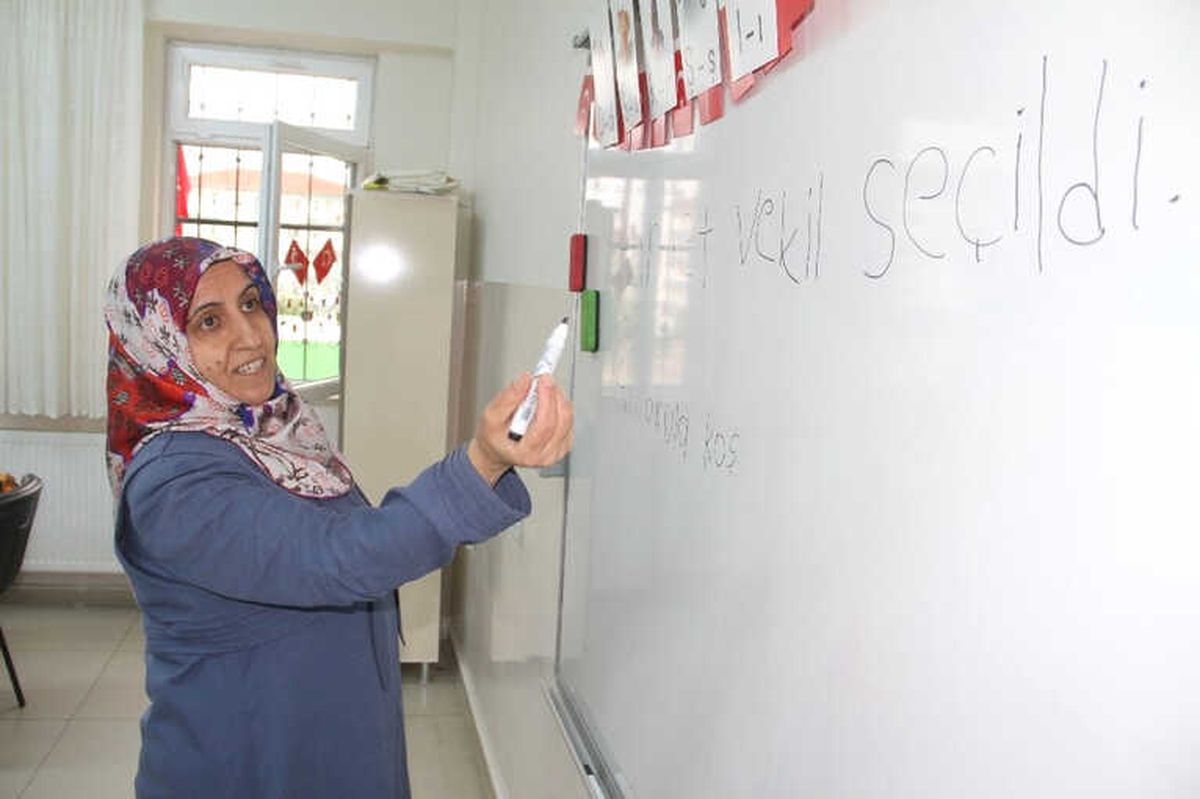Formu Dolduramadı, 45\'inde Okuma Yazma Öğrendi