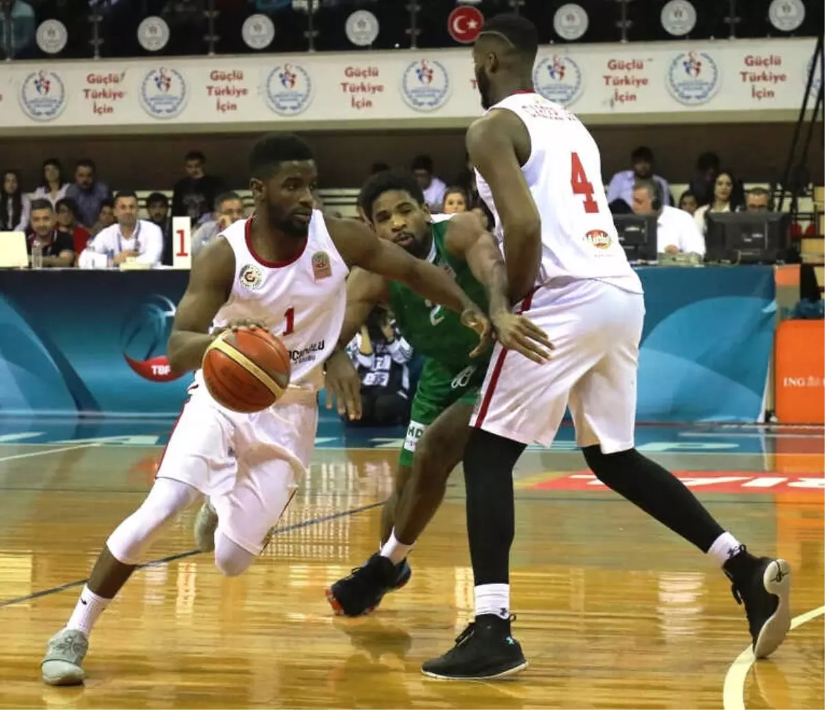 Gaziantep Basketbol Kendini Ateşe Attı