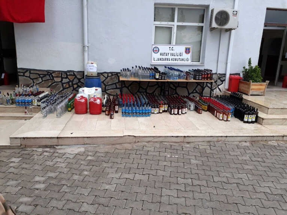 Hatay\'da 930 Bin Litre Sahte ve Kaçak İçki Ele Geçirildi