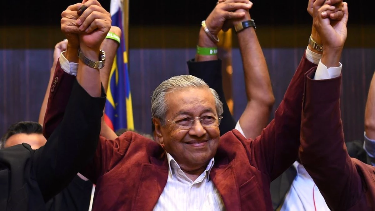 Malezya\'da Seçimi Muhalefet İttifakı Kazandı, 60 Yıldan Uzun Süre İktidar Olan Koalisyon Devrildi