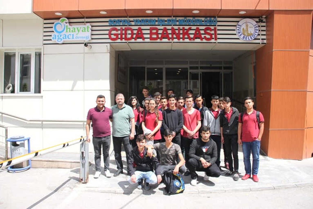 Öğrenciler Gıda Bankası\'nı Gezdi