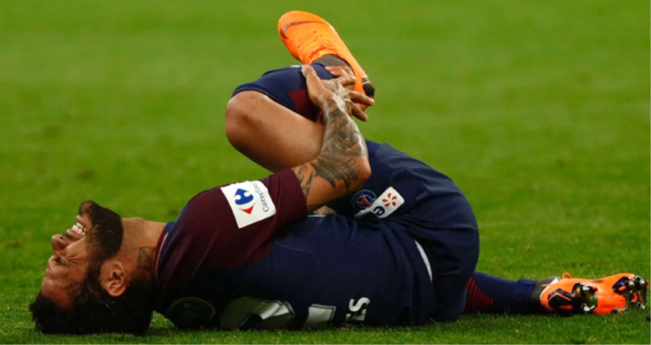 Sakatlanan PSG\'li Dani Alves, Dünya Kupasını Kaçırabilir