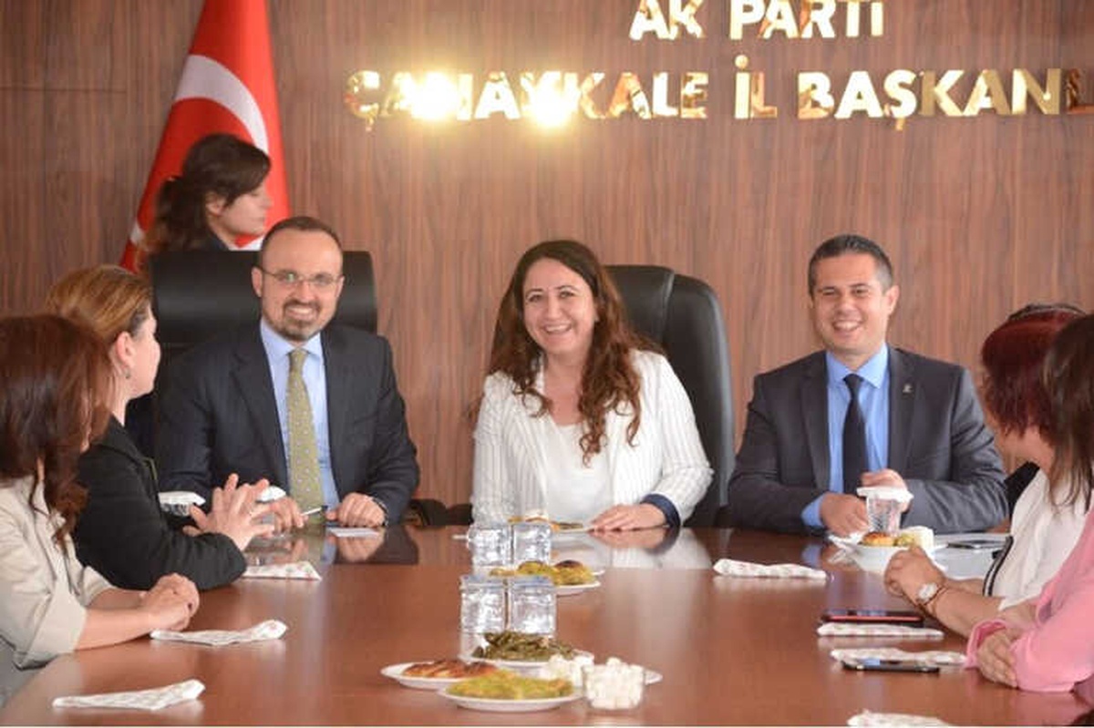 Ak Partili Turan: "Çanakkale\'ye Yatırım Yapan, Başımızın Tacı"