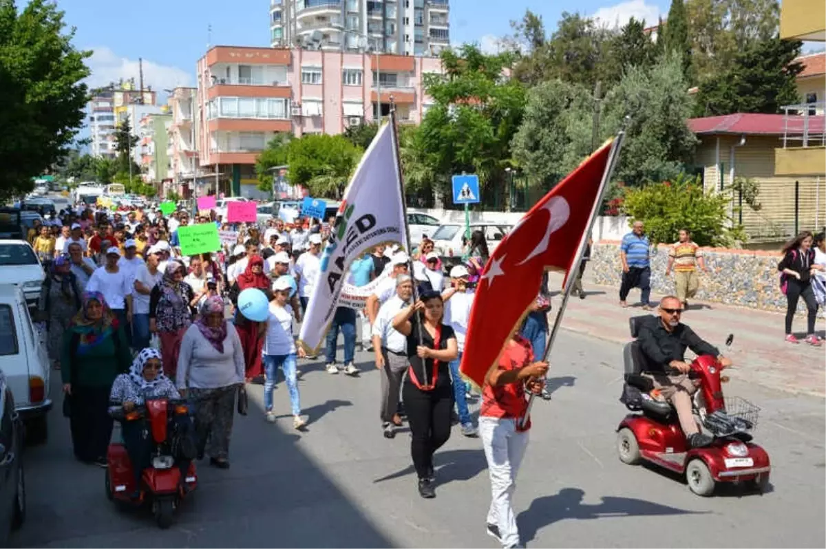 Anamur\'da Engelliler Farkındalık İçin Yürüdü