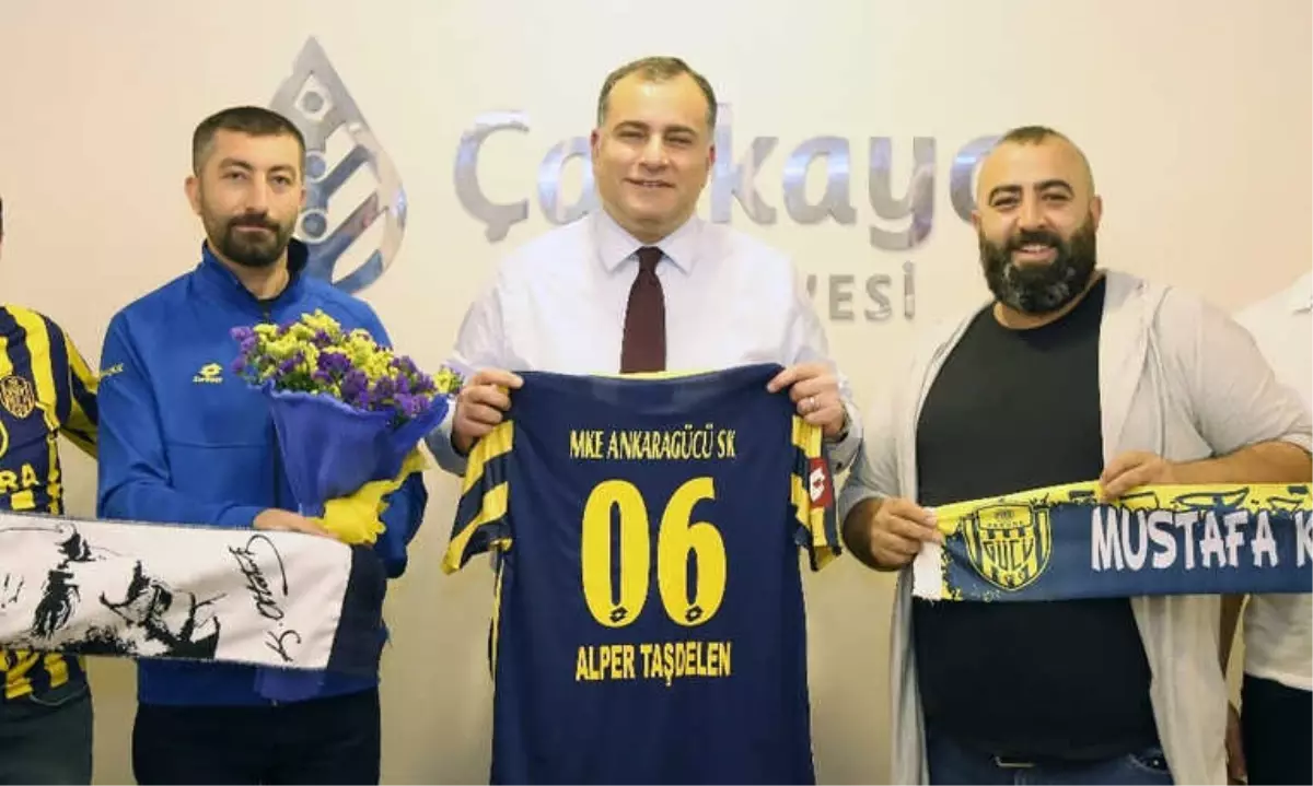 Ankaragücü Taraftarından Başkan Taşdelen\'e Teşekkür Ziyareti