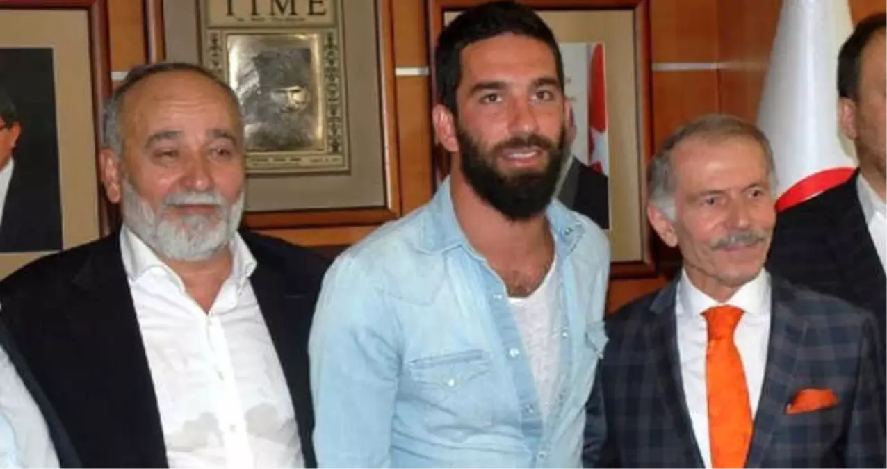 Arda Turan\'ın Babası Kalp Krizi Şüphesiyle Hastaneye Kaldırıldı