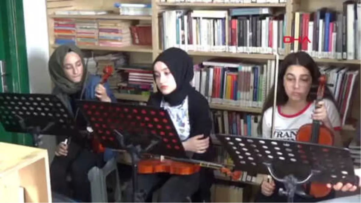 Bağışlarla 6 Bin 500 Öğrenciye Müzik Dersi Verdiler