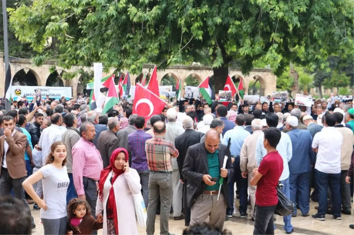 Balıklıgöl\'de Cuma Namazı Sonrası İsrail ve ABD Protestosu