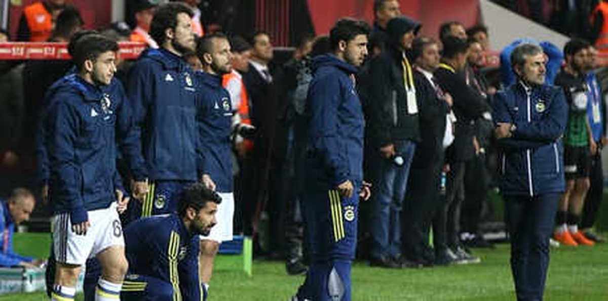 Buz Hokeyi Federasyonu\'ndan Şok Eden Tweet! Fenerbahçe\'ye...