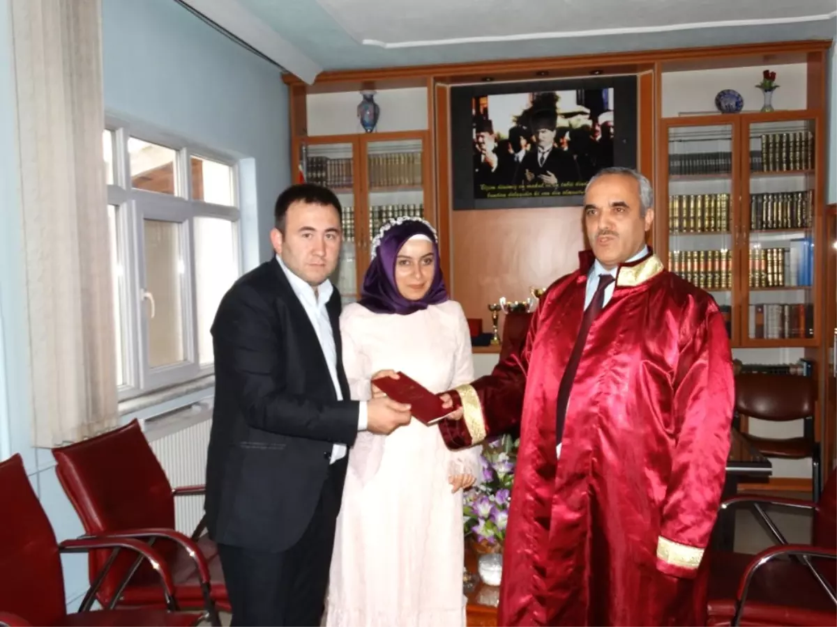 Domaniç İlçe Müftülüğü\'nde İlk Resmi Nikah