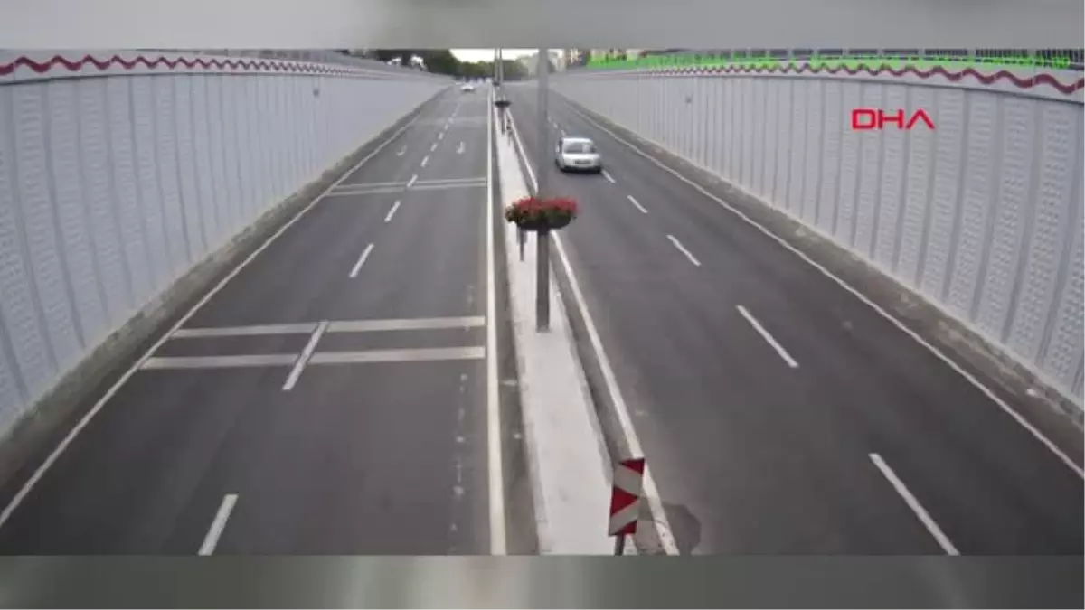 Kahramanmaraş Kavşağa Ters Giren Otomobil Trafiği Tehlikeye Soktu