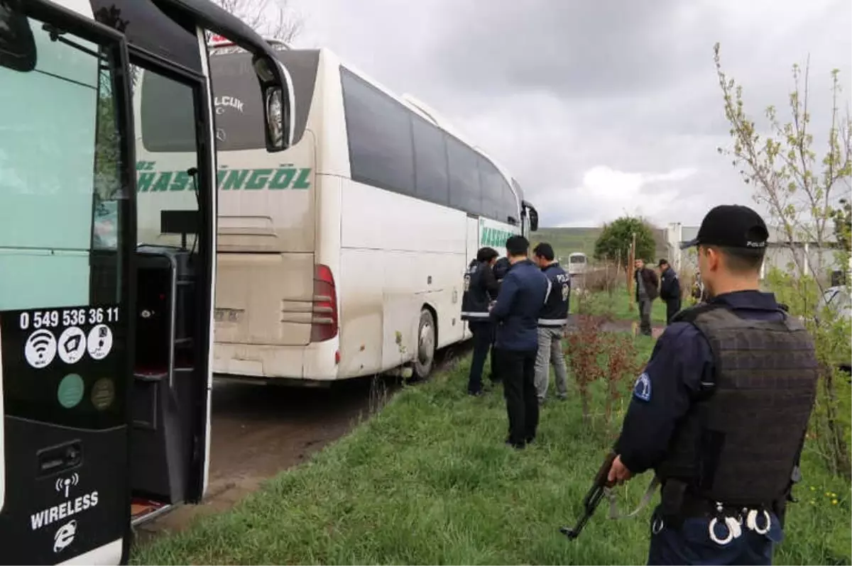 Kars\'ta Otobüs ve Tren Garlarında Asayiş Uygulaması