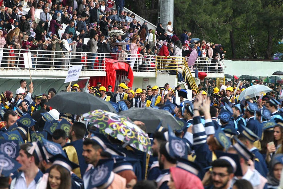 Kırklareli Üniversitesinde Mezuniyet Heyecanı