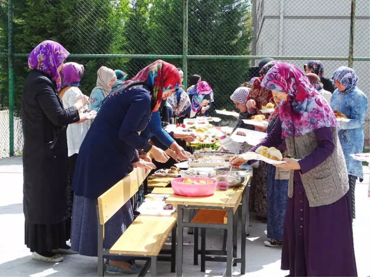 Müdür Taşdemir: En Değerli Varlıklar Annelerdir