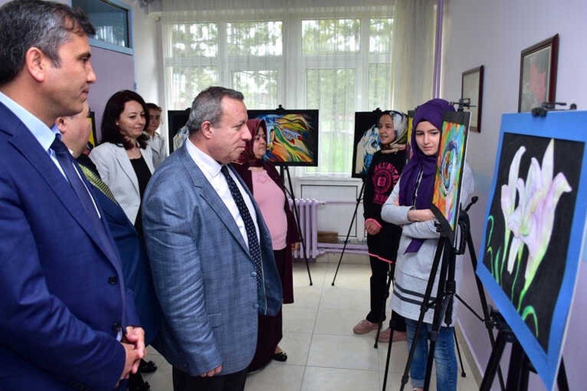 Nene Hatun\'da Yıl Sonu Resim Sergisi