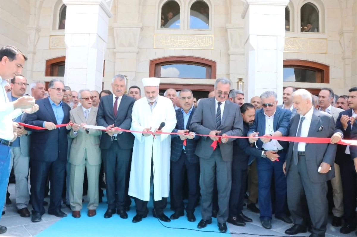 Nuri Çomu Camii İbadete Açıldı