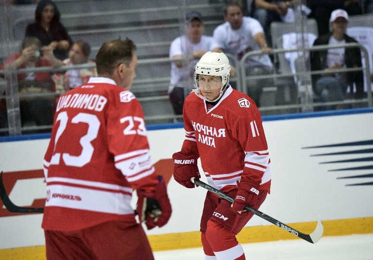 Putin, Soçi\'deki Hokey Ligi\'nin Gala Maçında Beş Gol Attı