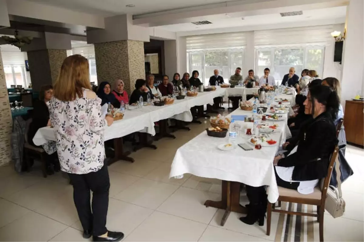 Şehit Anne ve Eşlerine Anneler Günü Sebebiyle Kahvaltı Düzenlendi