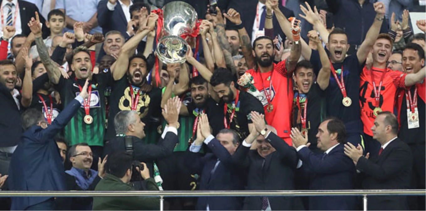 Teleset Mobilya Akhisarspor, Kupasını Aldı!