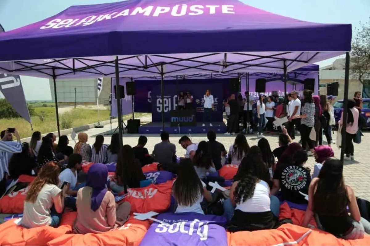 Türk Telekom Selfy, Celal Bayar Üniversitesi Öğrencileriyle Buluştu