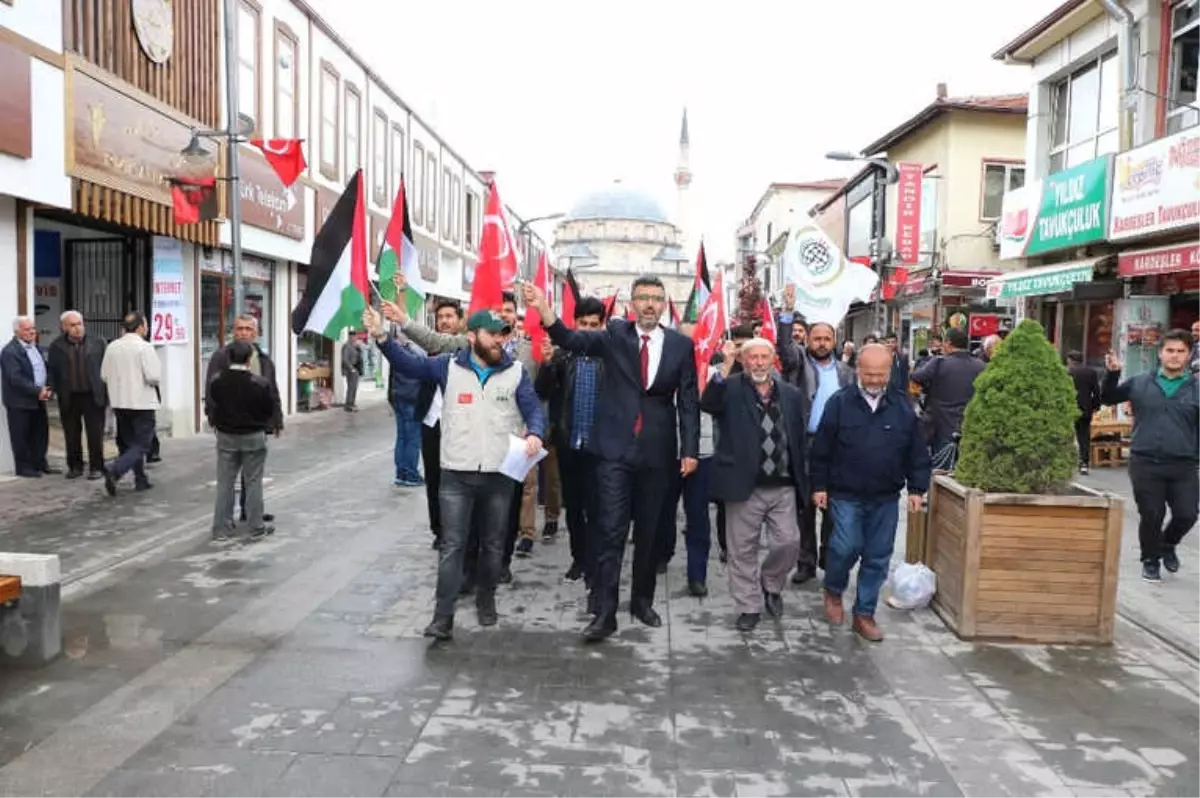 Yozgat\'ta Vatandaşlar Kudüs İçin Meydanlara İndi