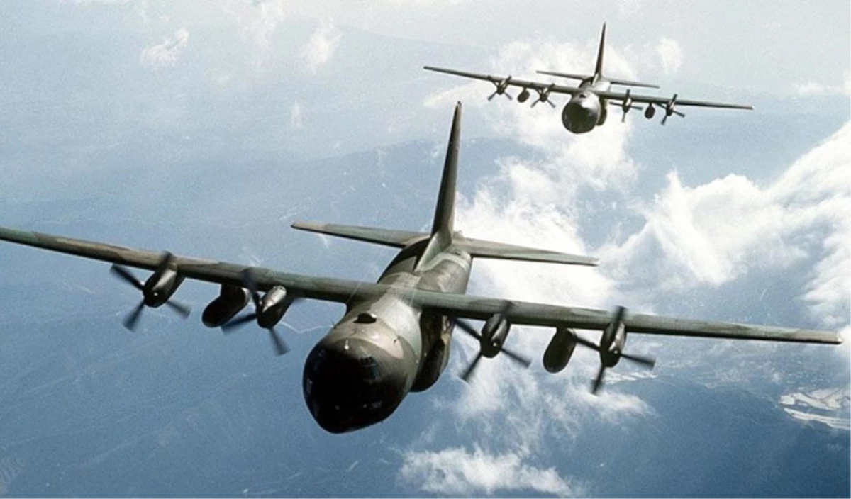 ABD Jetlerinden Rus Bombardıman Uçağına Önleme