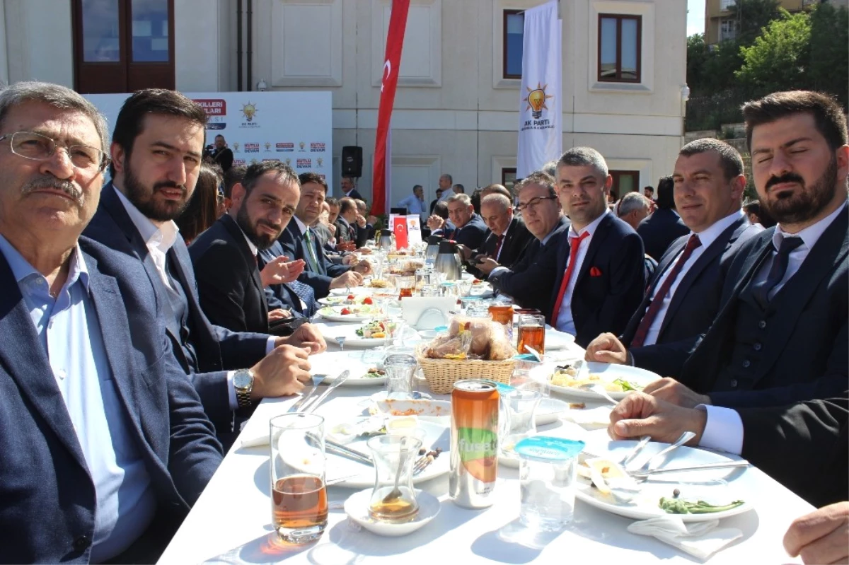 AK Parti Milletvekili Aday Adayları Kahvaltıda Bir Araya Geldi