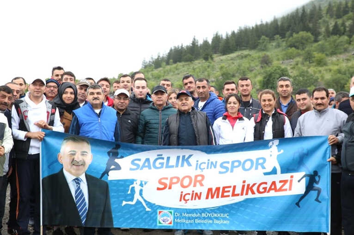 Başkan Büyükkılıç Belediye Personeli ile Birlikte Doğa Yürüyüşünde