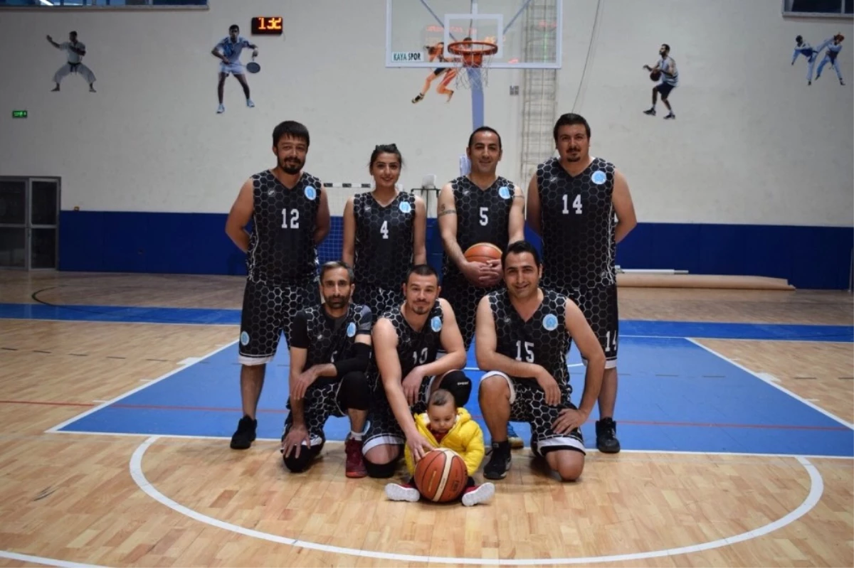 Basketbol Müsabakalarında Yarı Final Heyecanı