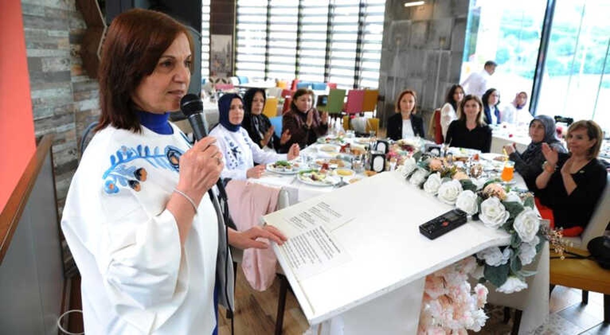 Büyükşehirden Anneler Günü Etkinliği