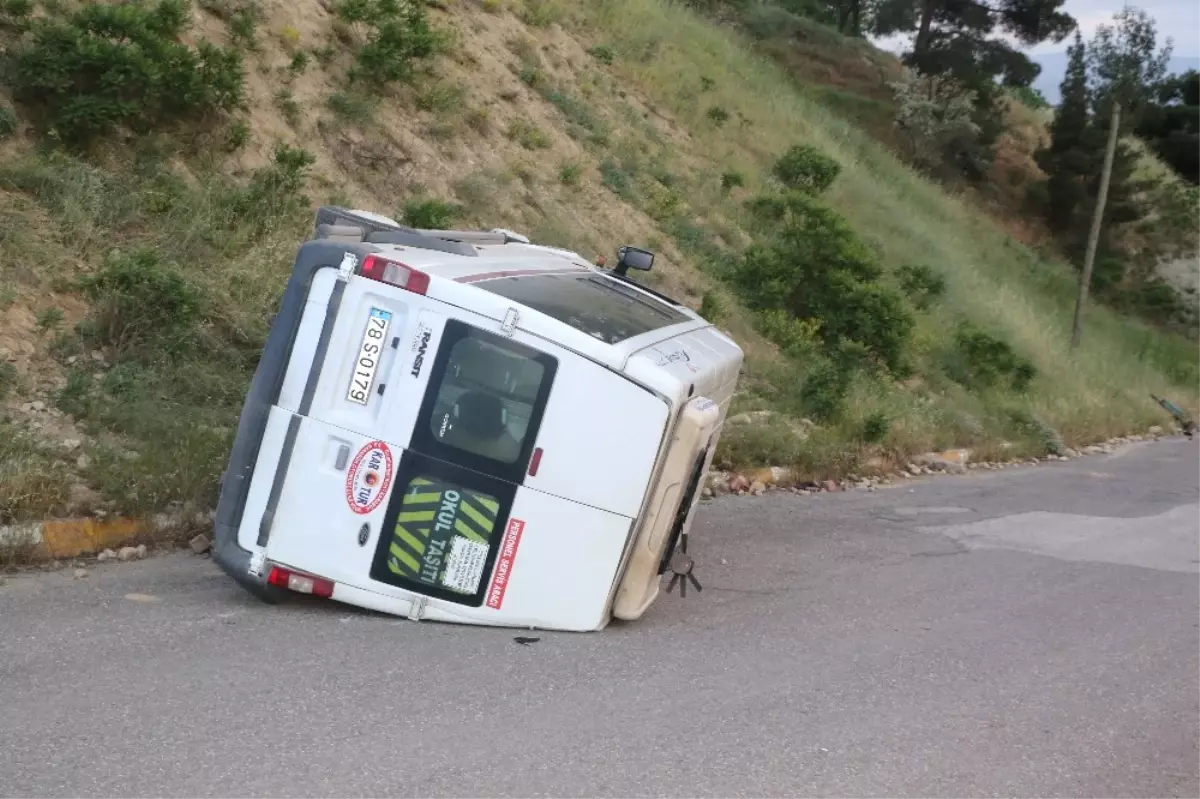 Karabük\'te İşçi Servisi Devrildi