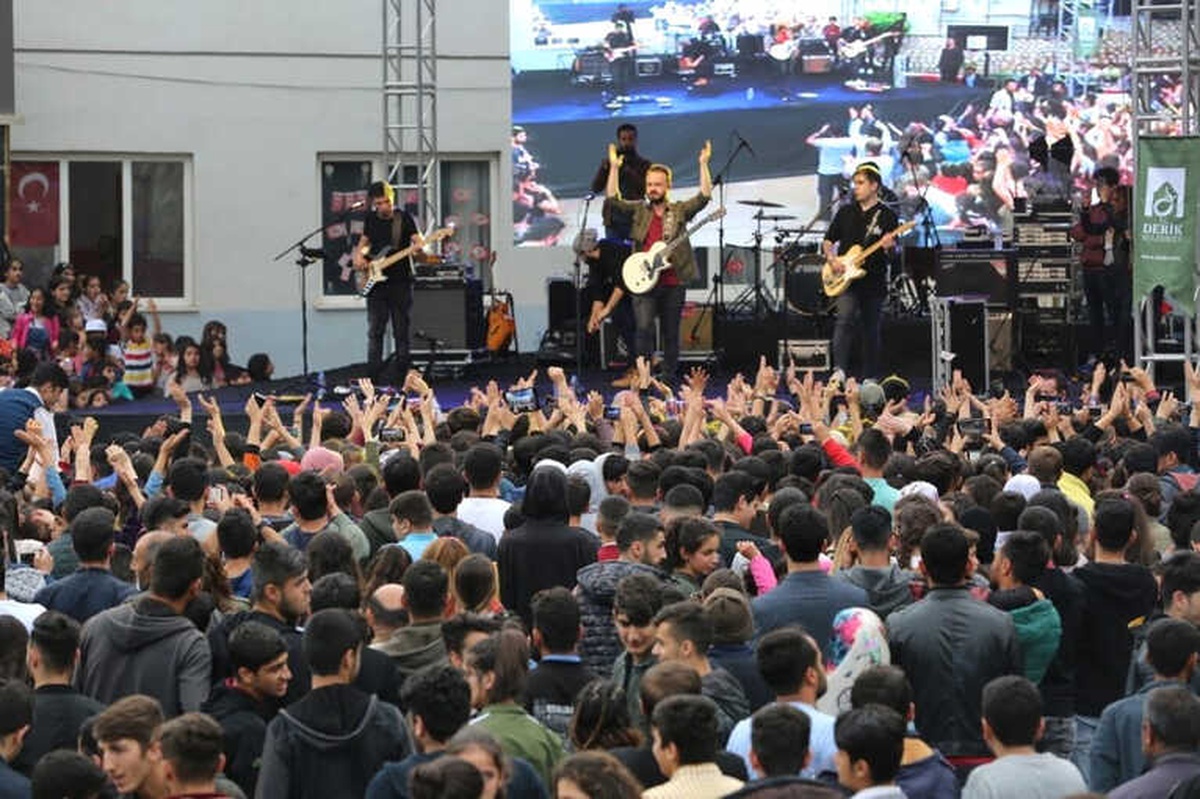 Mardin\'de 1 Günde 2 Ayrı Yerde Konserler Verildi